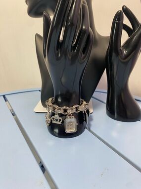 Vintage KATHY Charm Bracelet Watch Gold Tone Chunky Chain Crown Heart Charms 8"